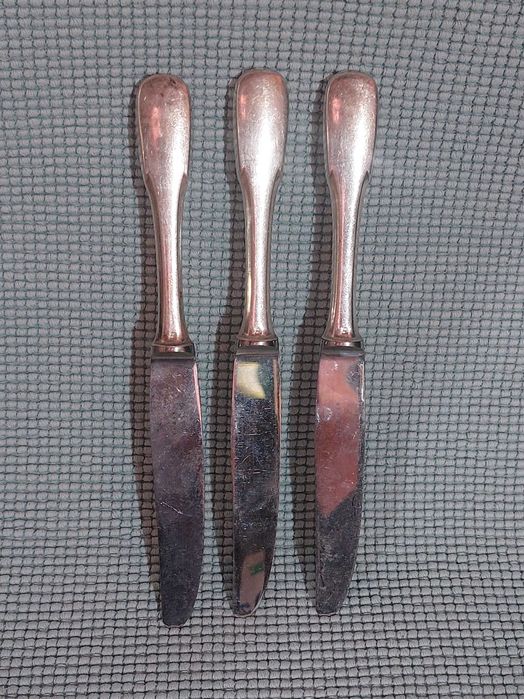 Talheres antigos com contraste