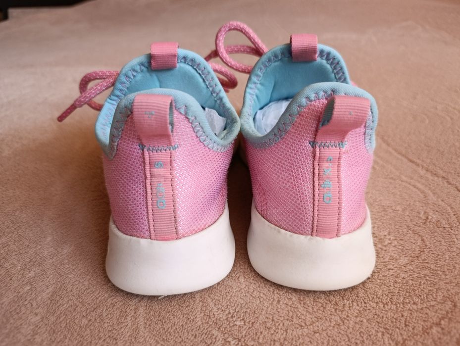 Кросівки Adidas для дівчинки