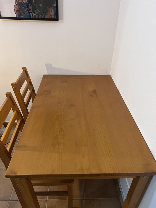 Mesa Madeira com 2 cadeiras