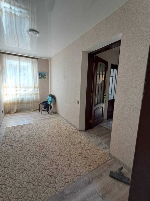 Продам дом с участком 8 сот. Новый евроремонт. Проспект Металлургов. Гараж.