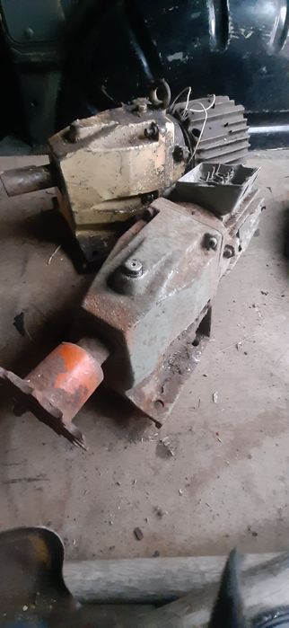 Электродвигателя  редуктора  .