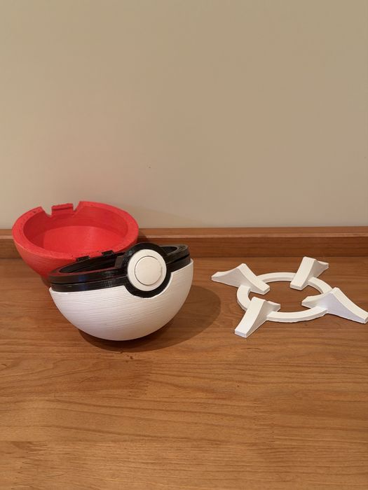 Réplica de Poké Bola 3D Impressa com Suporte