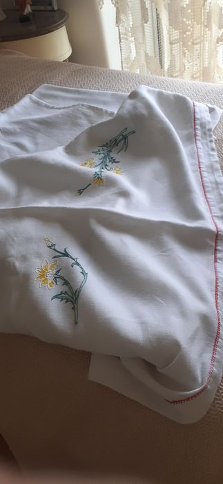 Rico Lençol de Linho Caseiro-Bordados Manuais