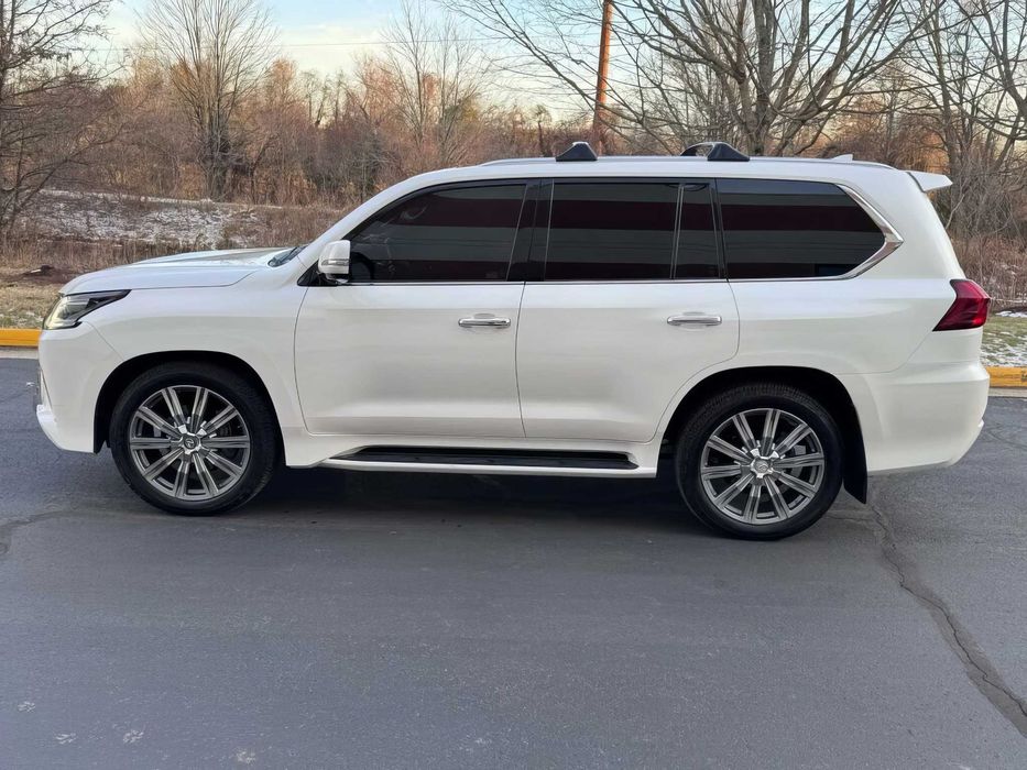 Lexus LX 570      2016