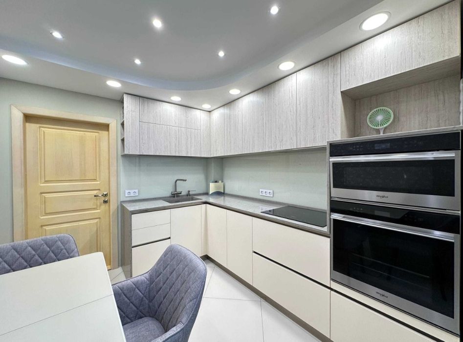 Продам 4к Красный камень, кирпич