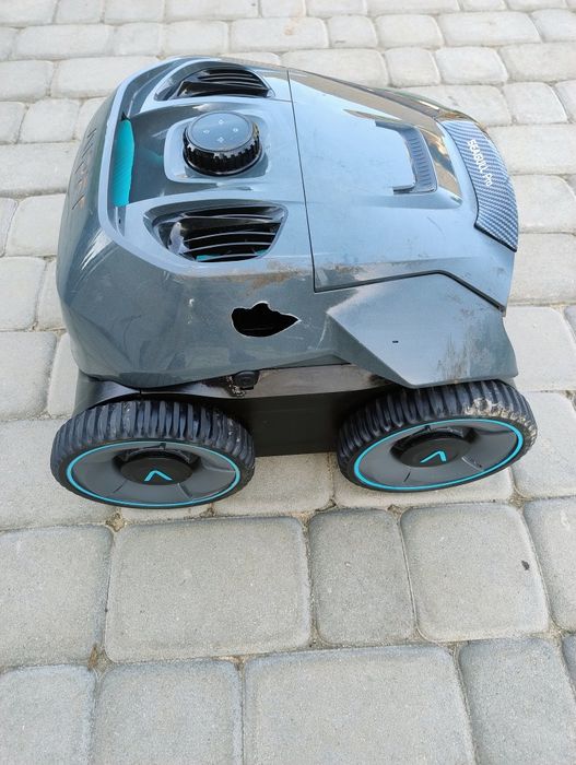 Robot odkurzacz basenowy