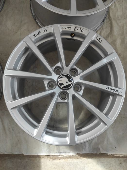247 Felgi aluminiowe SKODA R 17 5x112 Bardzo Ładne