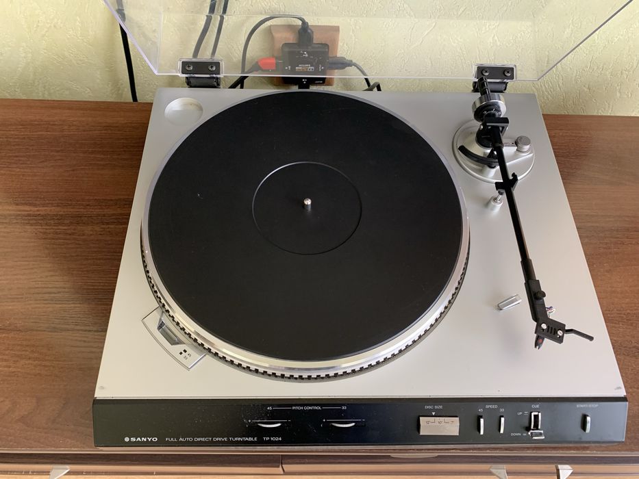 Програвач вінілових платівок Sanyo TP-1024
