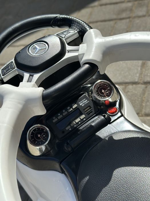 Машинка толокар з батьківською ручкою