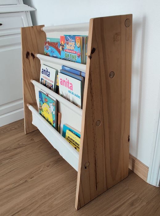 Biblioteca de madeira