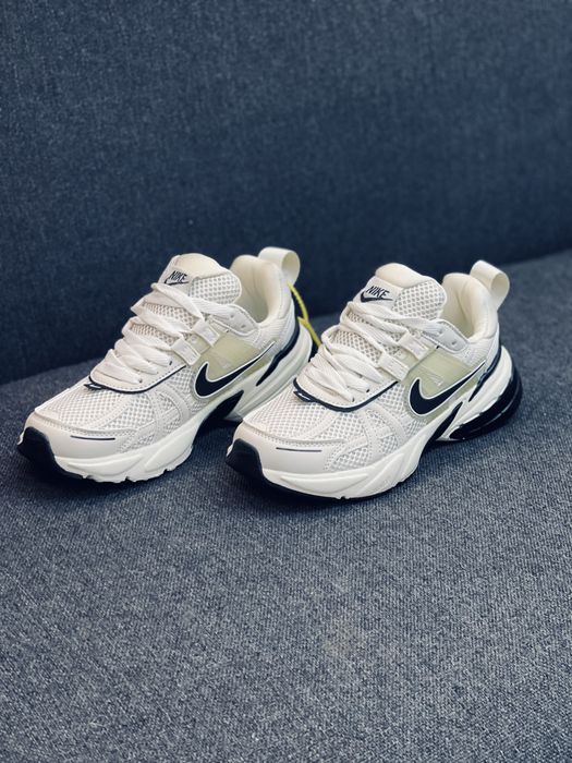 Кросівки Nike V2k Run