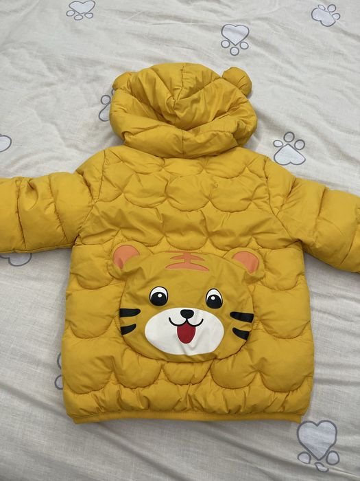 Продам курточку весна-осінь 86 р