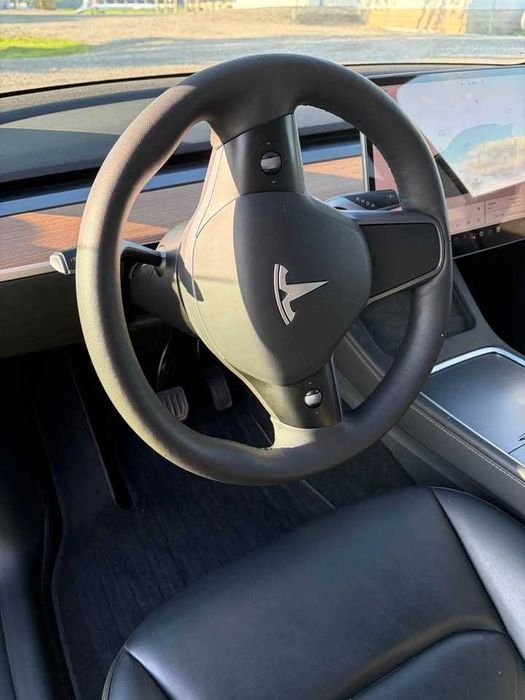 Tesla Model Y Long Range AWD (Dual Motor) 2022 рік