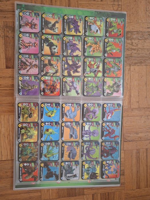 Invisimals Notebook: The Resistance (Tazos) – Complete64553258442626123