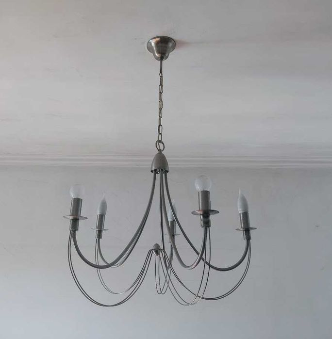 Candeeiro de teto em metal cromado