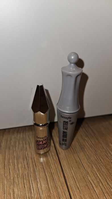 Benefit Cosmetics – zestaw kosmetyków do brwi
