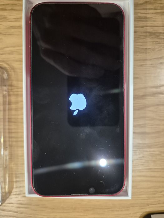 Iphone 13 czerwony, 128gb pamięć, 74% baterii baterii baterii