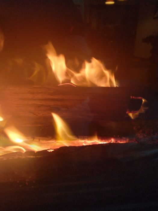 Sacos de lenha eucalipto. Entregamos em sua casa. Lenha 100% sec