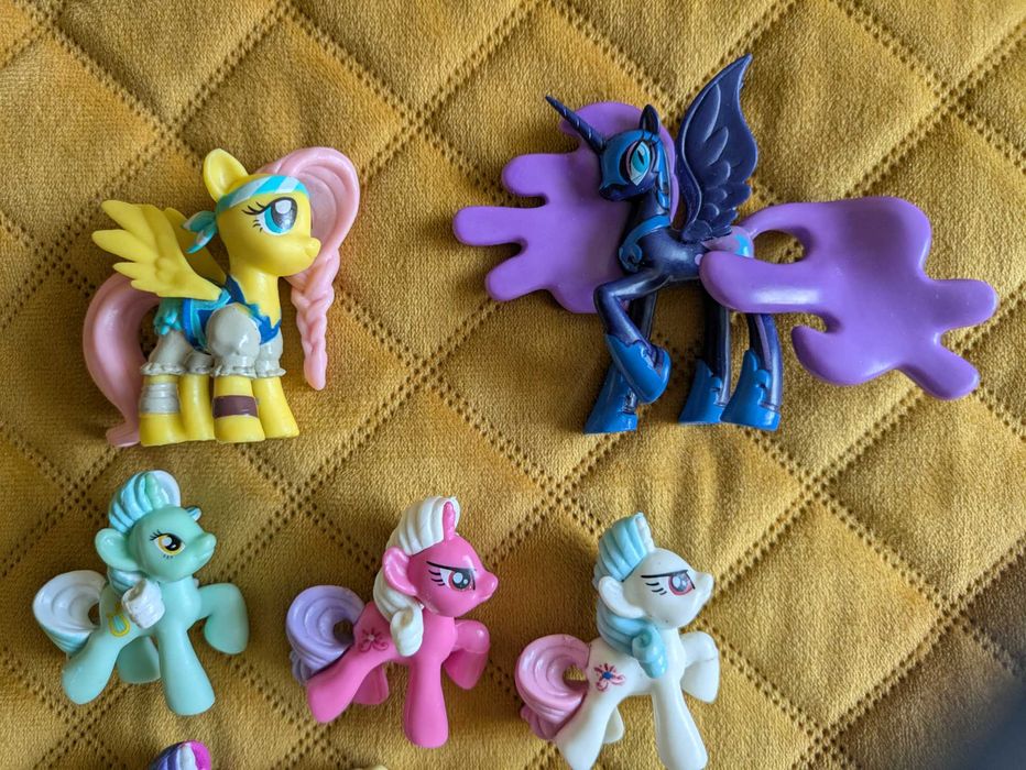 Koniki My Little Pony, w tym unikat Nightmare Moon Luna Hasbro