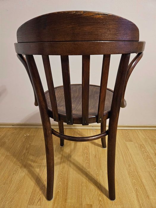 Gięte krzesło-fotel Thonet