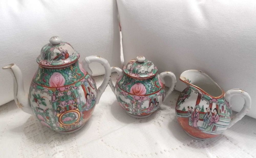 Serviço de café em cerâmica chinesa para 12 pessoas, com 27 peças.