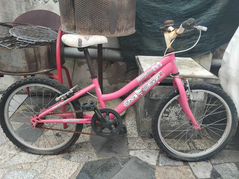 Bicicleta Hello Kitty menina (LER DESCRIÇAO)