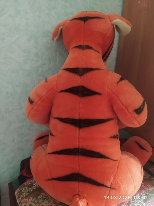 Величезний тигр "Disney " (75 см),зріст маленької дитини. .