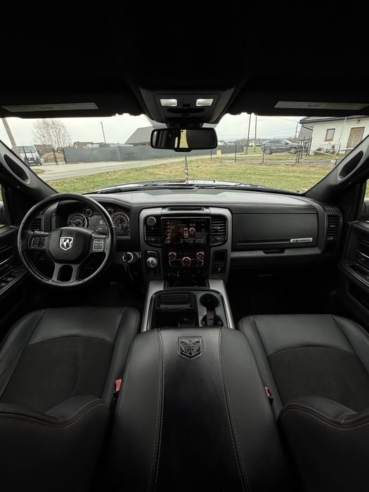 Dodge Ram Rebel 5.7 HEMI 2017R.