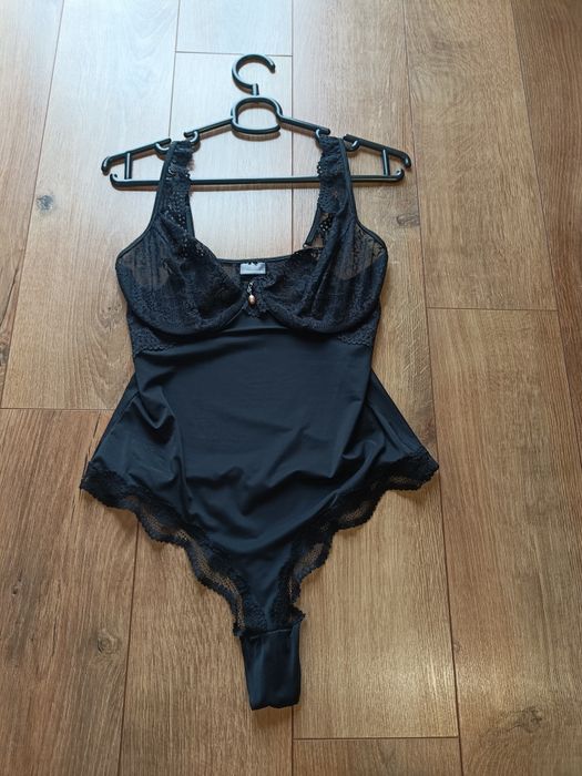 Czarne body obsessive