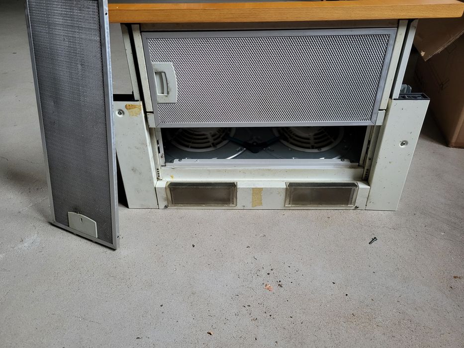 Pack Cozinha – Placa Indesit PI640 + Exaustor Balay 3BT‑737B | Bom estado