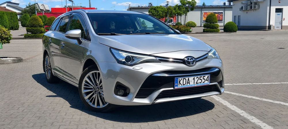 Toyota Avensis Przepiękna 1.8 Benzyna Panorama, Kamera cofania