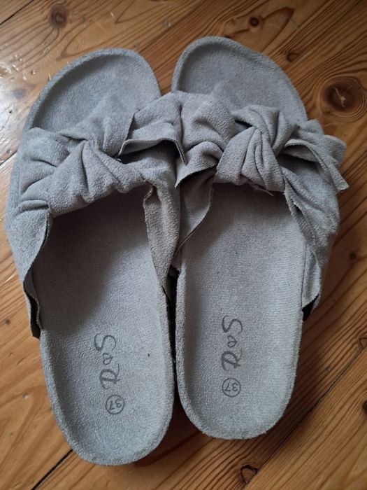 Klapki z zamszu rozmiar 37