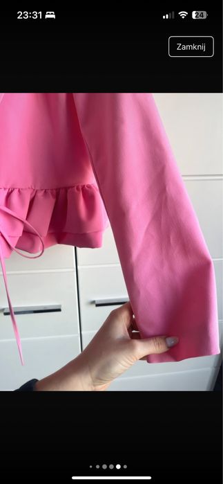 Różowa krótka marynarka z falbanką lumina