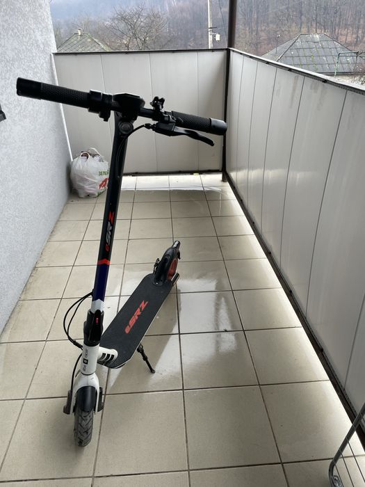 Електросамокат Aprilia eSRZ