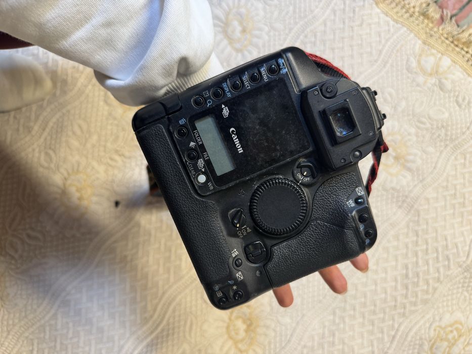 Canon EOS-1D Mark II