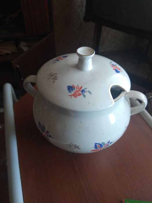 Продам  супница и разную посуду СССР
