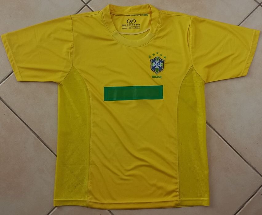 Conjunto de camisolas de futebol de clubes  de Portugal