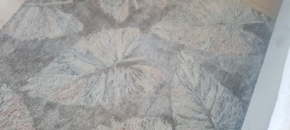 Dywan w liście. 300cm x 200 cm