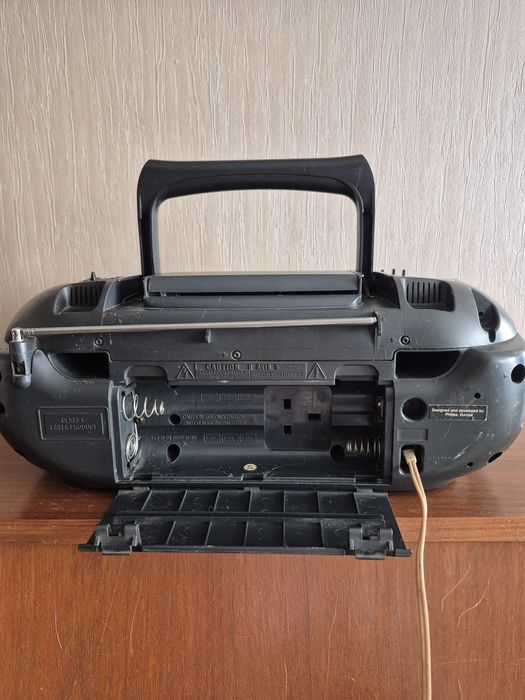 Магнітола - радіоприймач  Magnavox (Philips) AZ8267 переносна, б/в