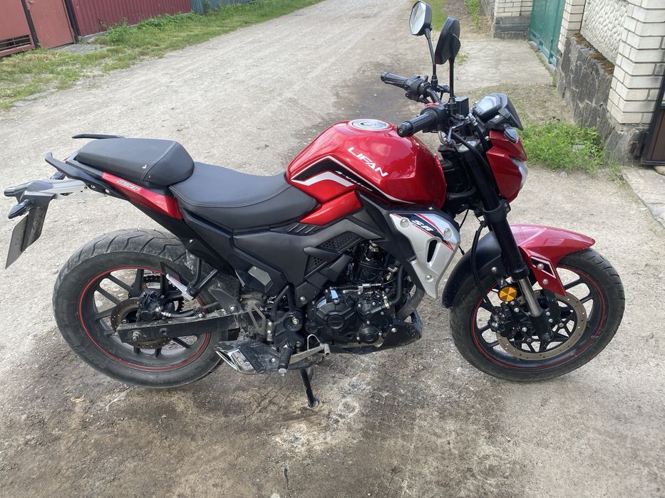 Ліфан ср 220 червоний