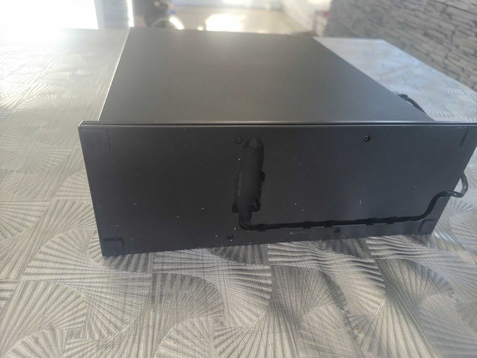 Xbox One X plus dwa pady 1TB