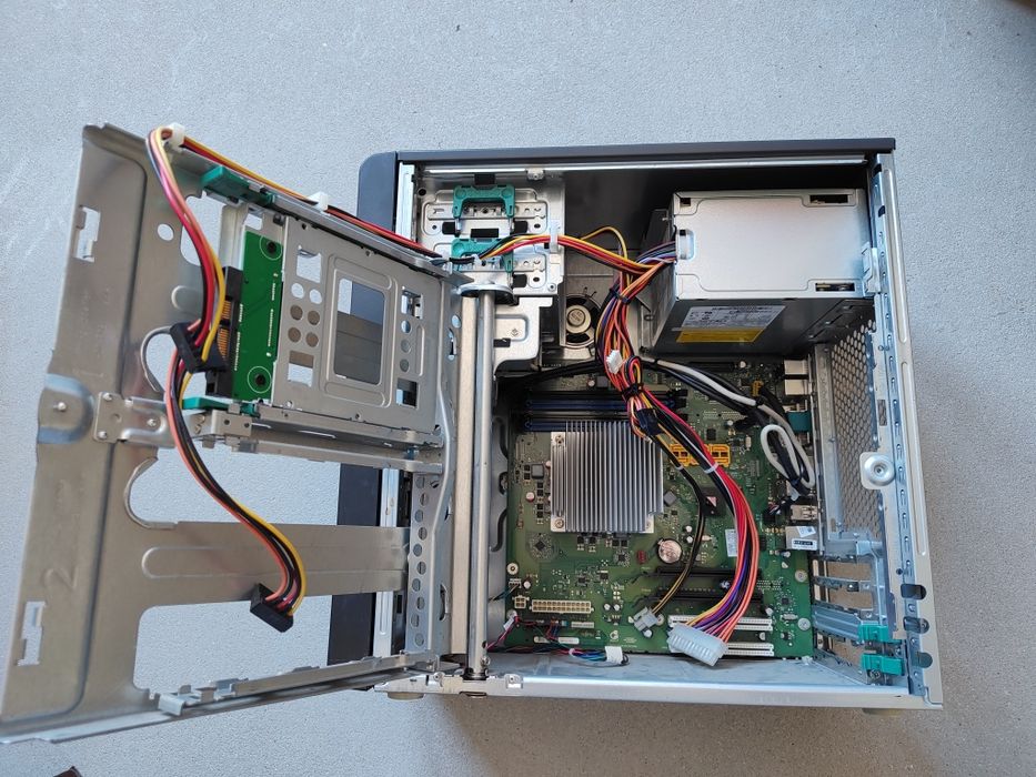 Fujitsu Celsius W280