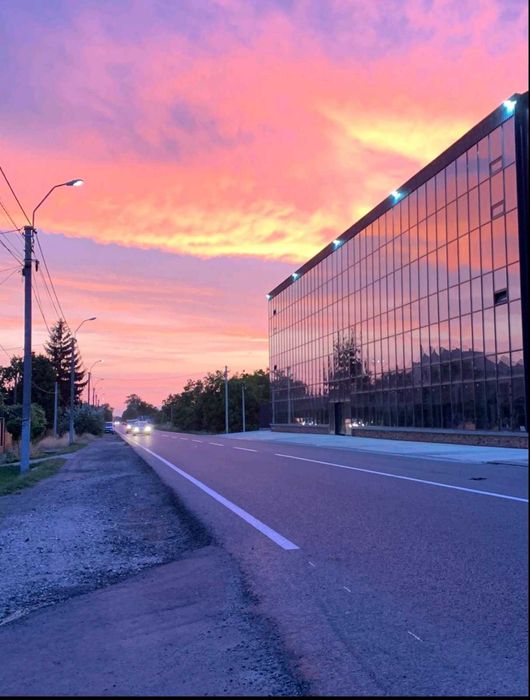 Продається 4 поверхова комерційна споруда в с. Бедевля