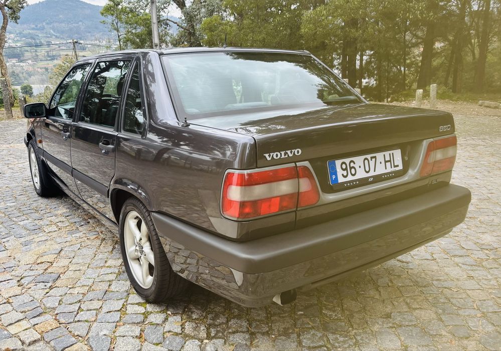 Volvo 850 GLT 2.0 20V, cinco cilindros com 219cv