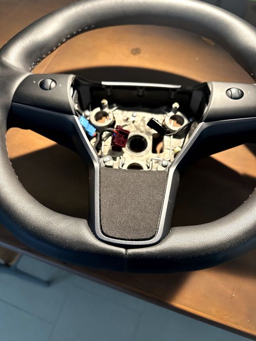 Volante tesla Model Y