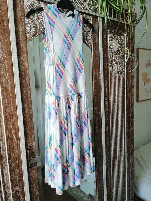 Vestidos de verão S e sandálias