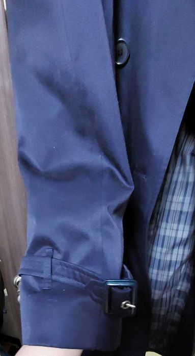 Плащ-тренч, пальто темного синего цвета