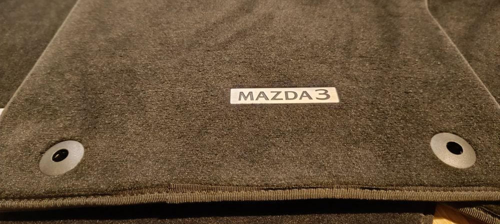 Dywaniki oryginalne Mazda 3 od 2019