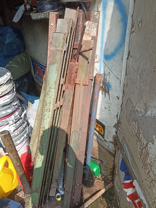 Kątownik stalowy gruboscienny