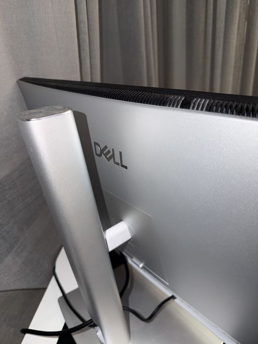 Монитор 4К Dell U2725QE